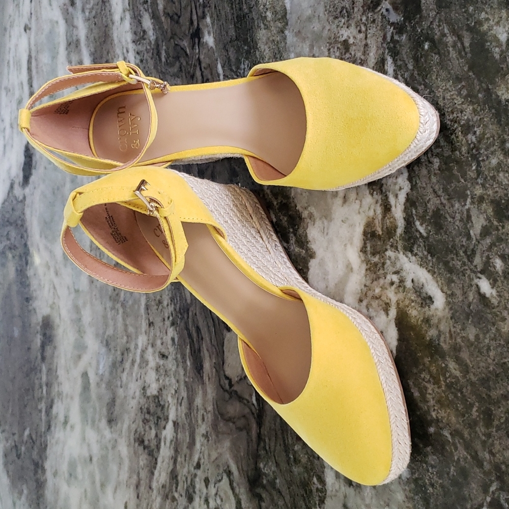 Crown & Ivy Yellow Espadrilles Sz 8